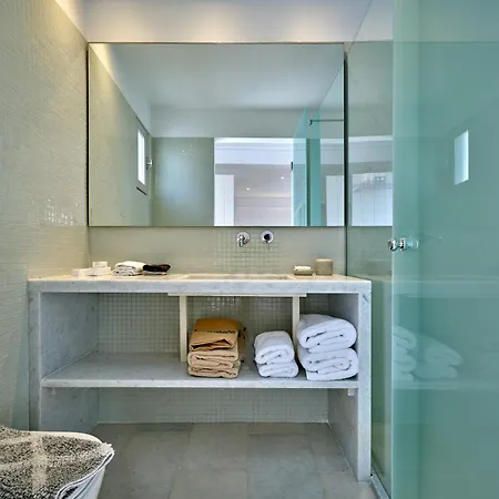 Kanale's & Hotel Naousa (Paros)