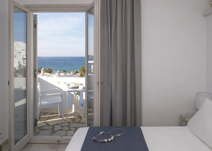 Hotel Kanale's & Naousa (Paros)