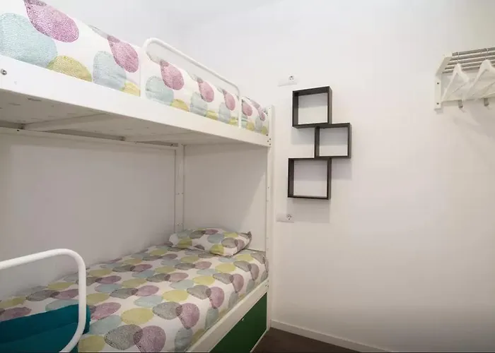 מלון Kanale's & נאוסה